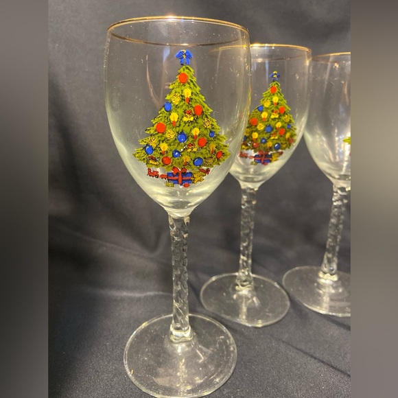Set of 4 Vintage CHRISTMAS TREASURE Wine Glasses Gold Rim Twisted Stem Trees - Picture 3 of 3